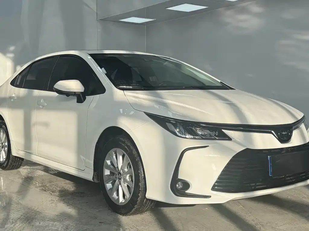 Toyota Corolla — фото 3