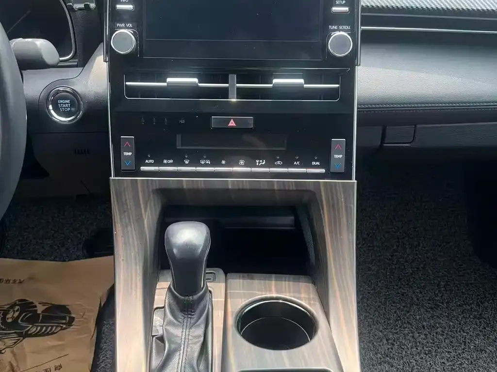 Toyota Avalon — фото 10