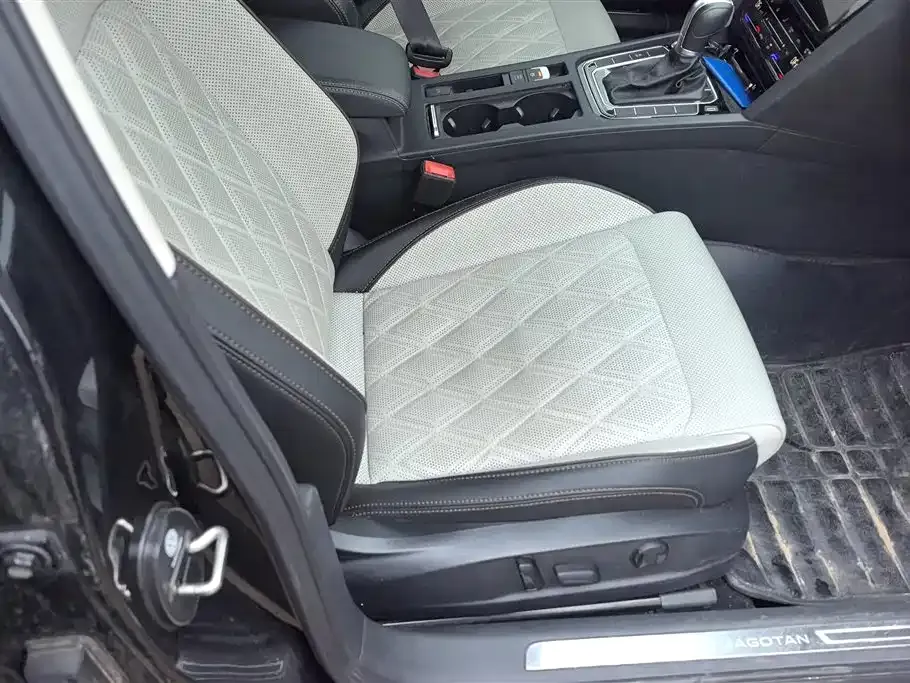 Volkswagen Magotan 2023 из CN, фото 5