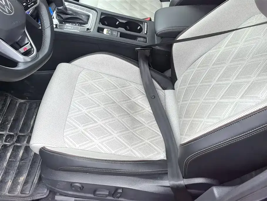 Volkswagen Magotan 2023 из CN, фото 10