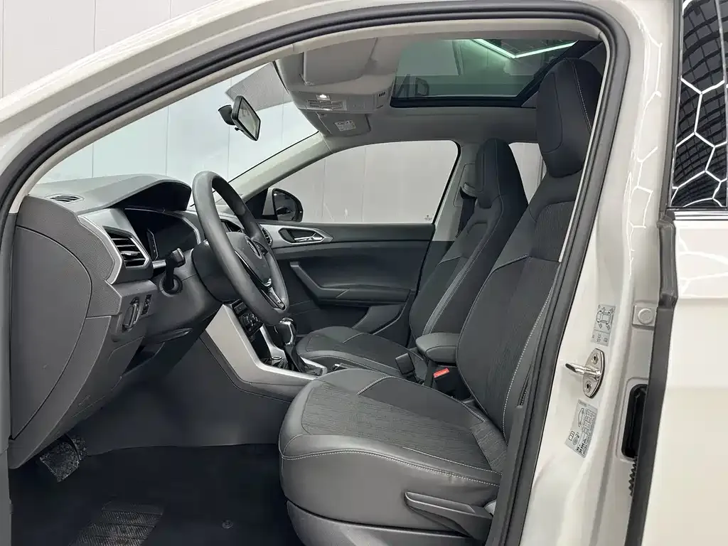 Volkswagen T-Cross 2021 из CN, фото 2