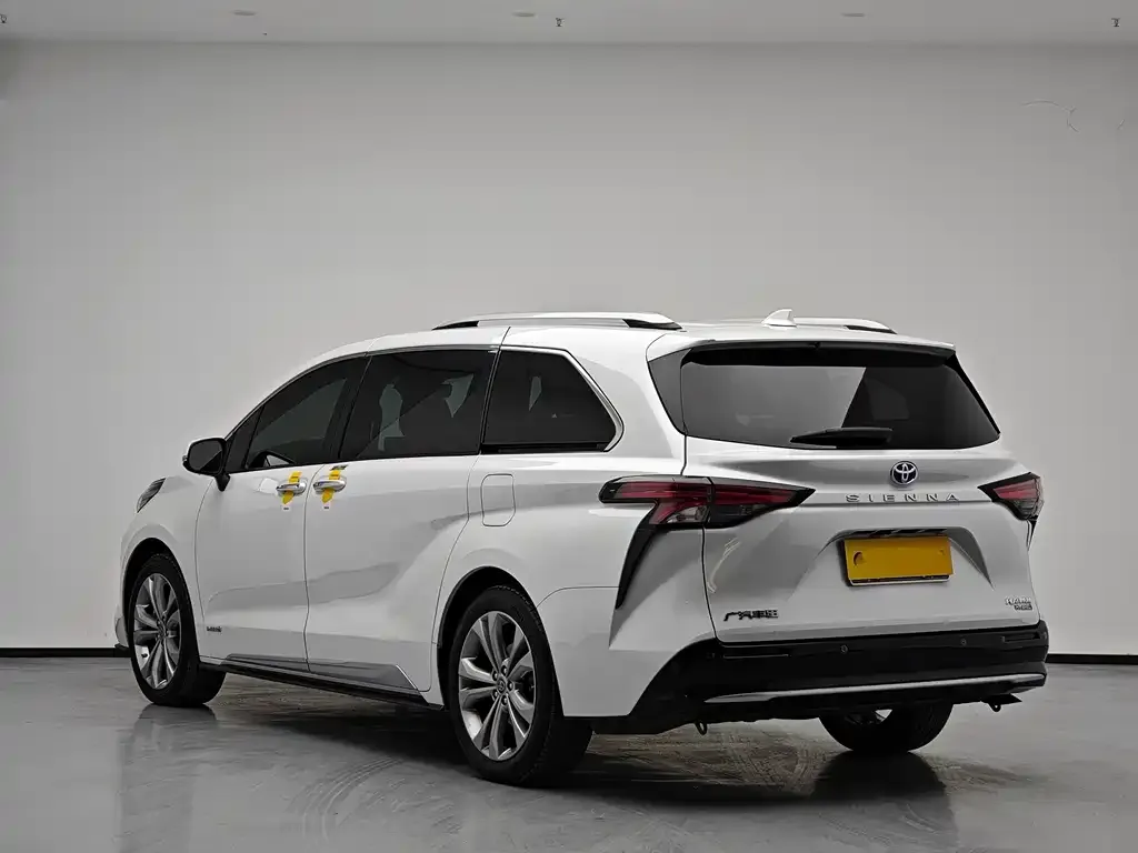 Toyota Sienna 2022 из CN, фото 3