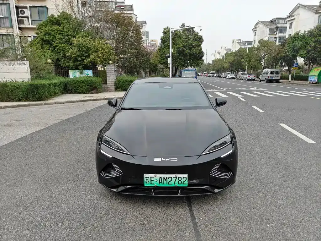 BYD Seal — фото 1