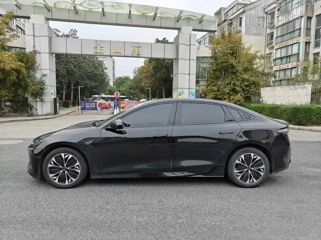 BYD Seal — фото 4