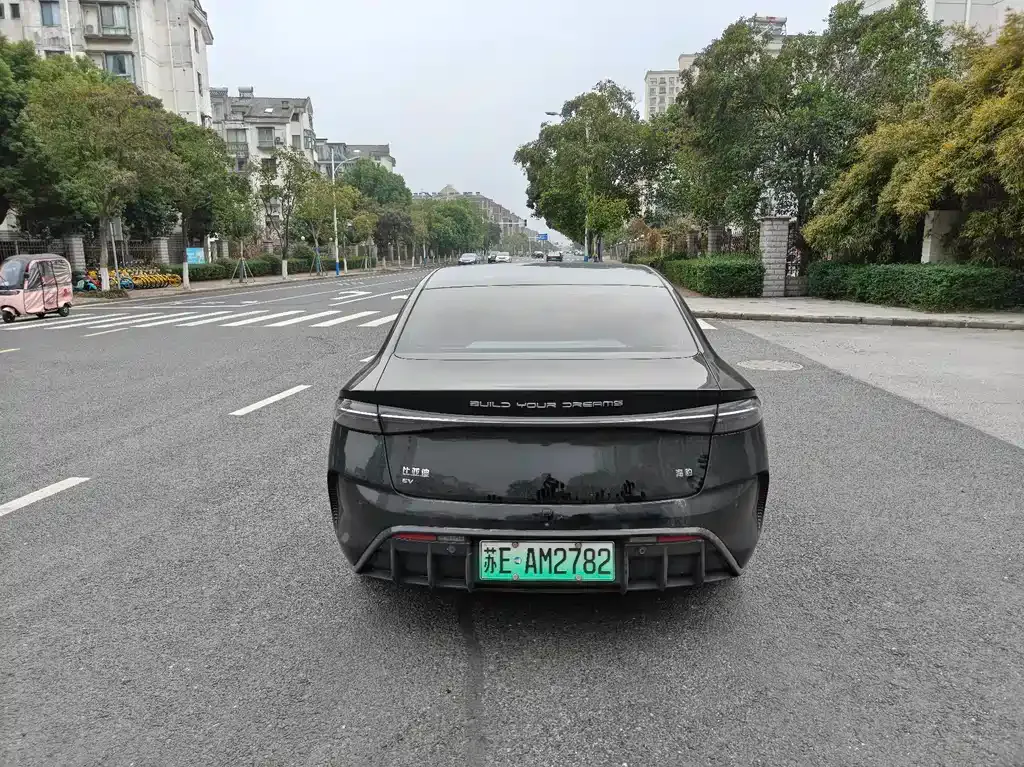 BYD Seal — фото 7