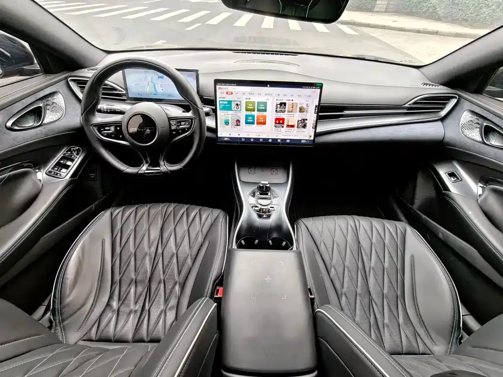 BYD Seal — фото 6