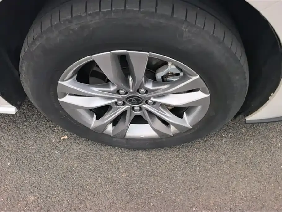 Toyota Sienna — фото 10