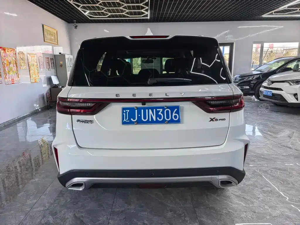 Geely Vision X6 — фото 3