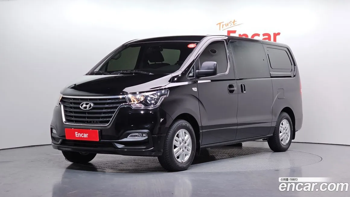 Hyundai Starex — фото 1