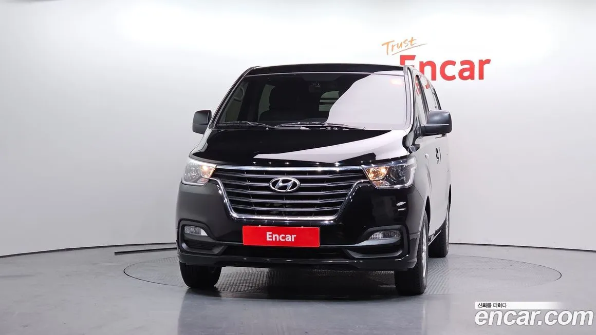 Hyundai Starex — фото 3