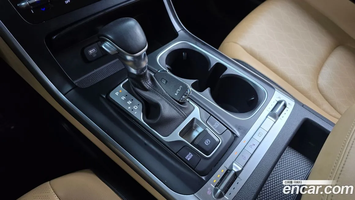 Kia Carnival — фото 10