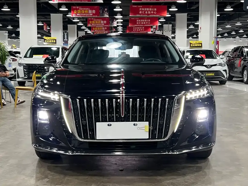 Hongqi H5 — фото 1