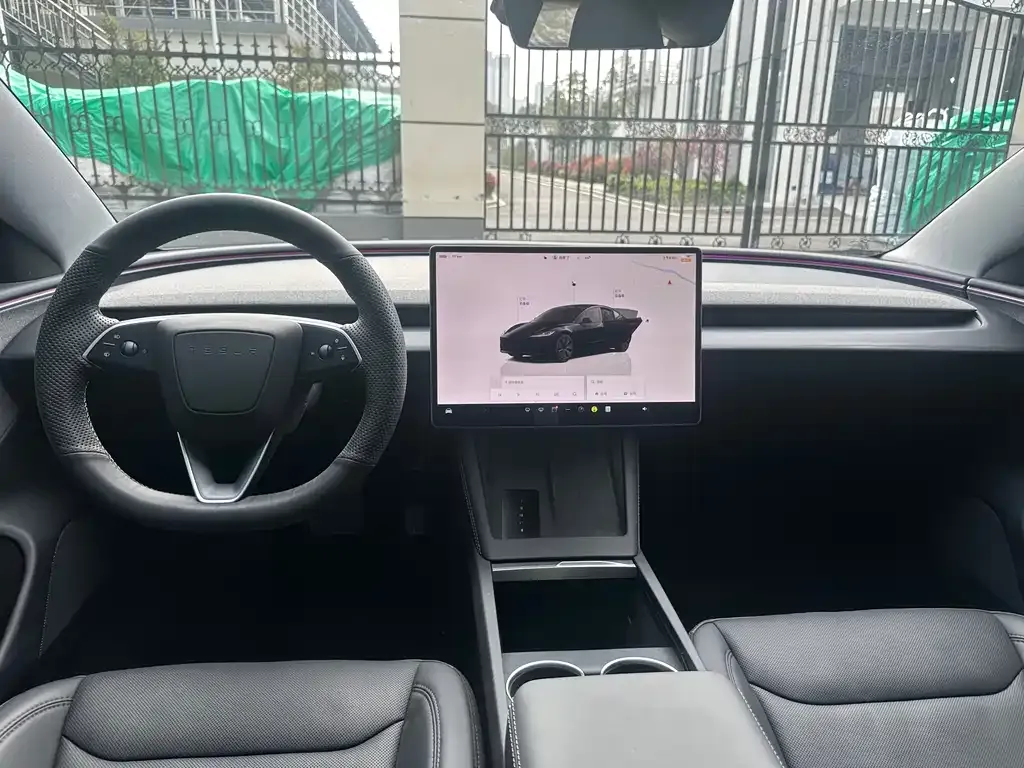 Tesla Model 3 — фото 5