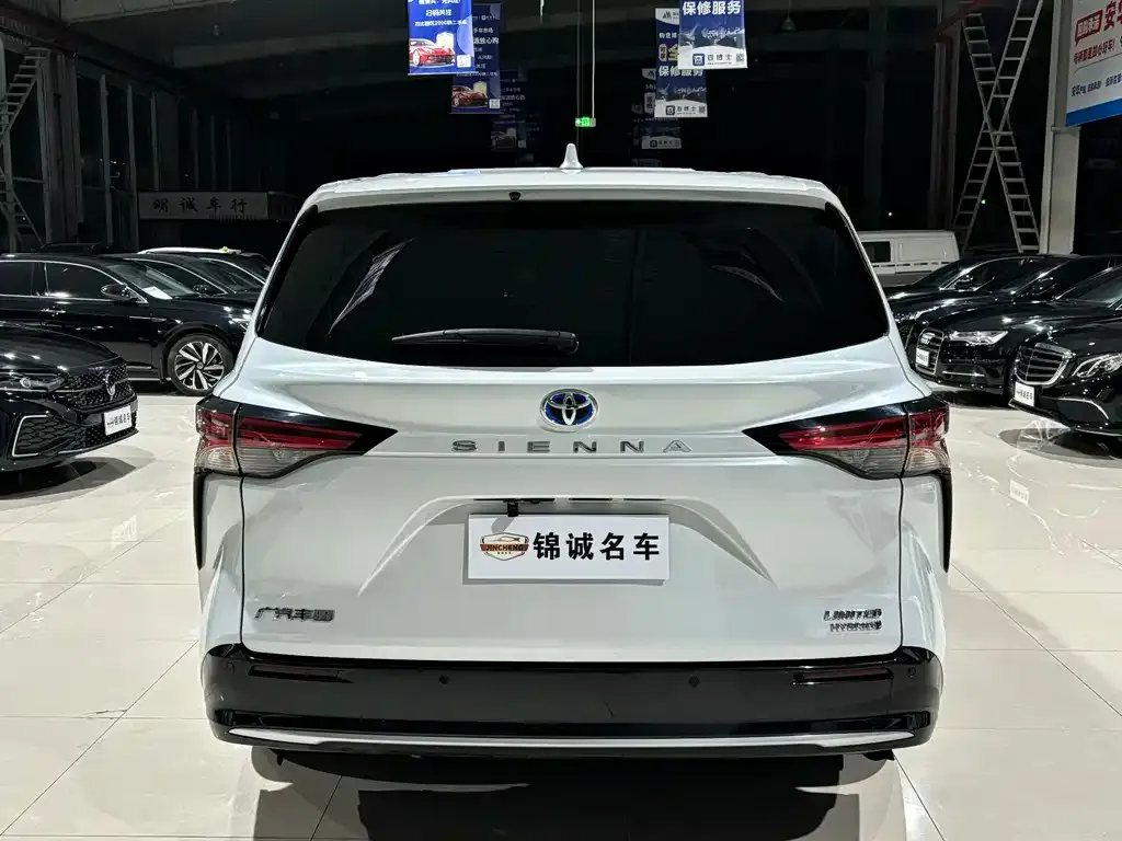 Toyota Sienna 2023 из CN, фото 9