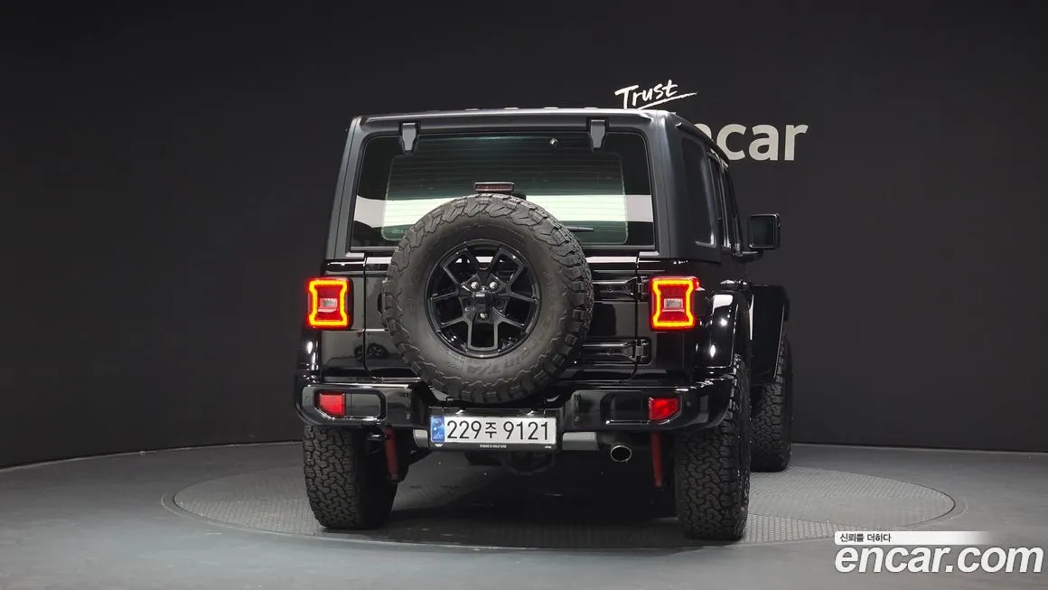 Jeep Wrangler — фото 10