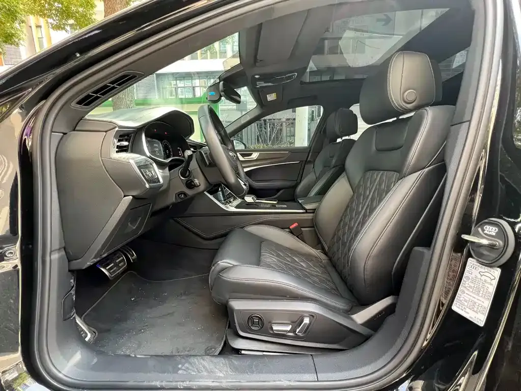 Audi A6L 2025 из CN, фото 3