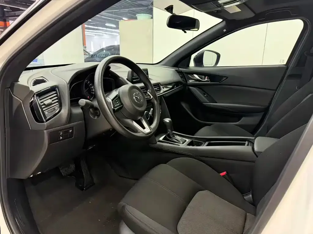 Mazda CX-4 2023 из CN, фото 8