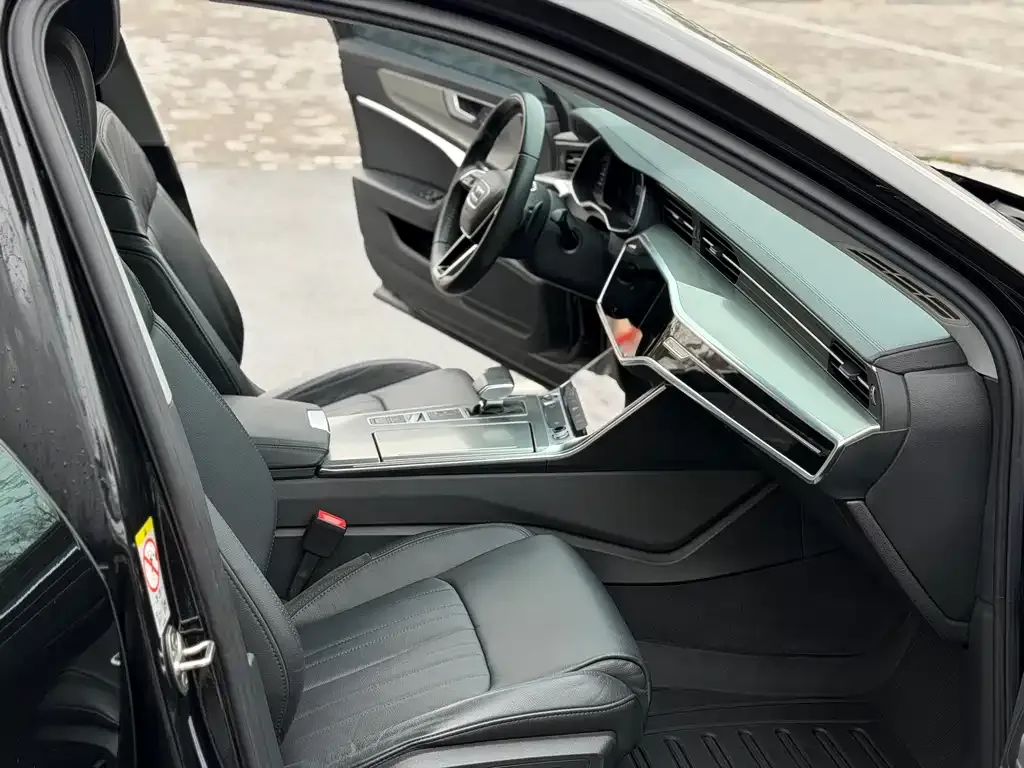 Audi A6L 2021 из CN, фото 5