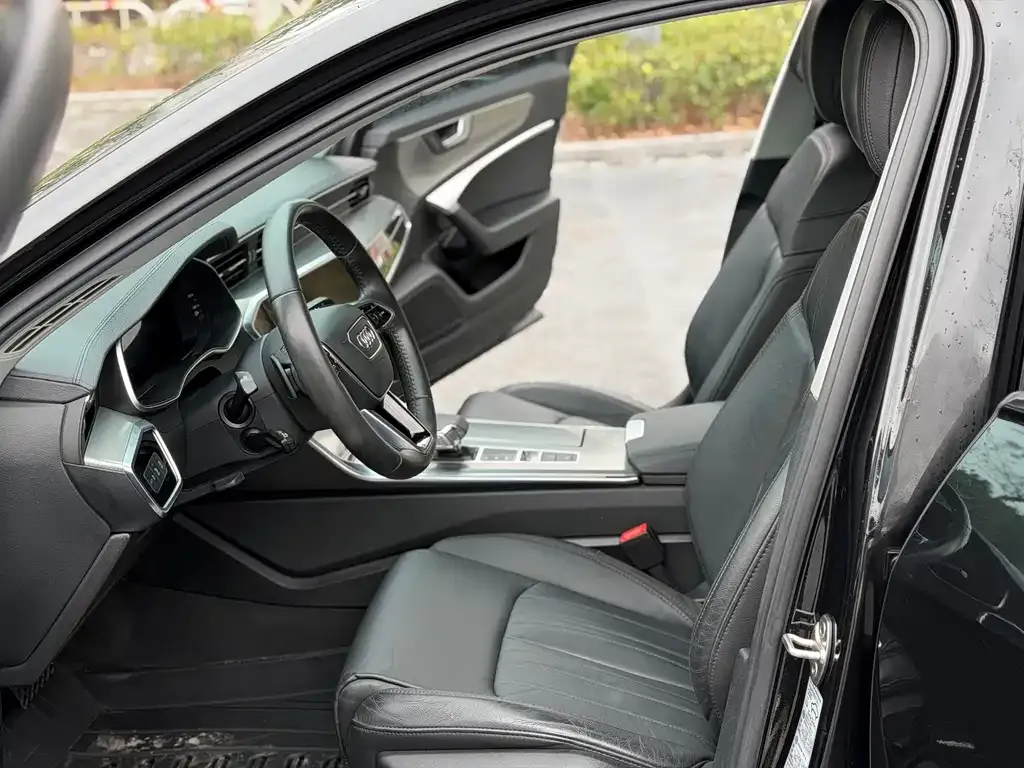 Audi A6L 2021 из CN, фото 3