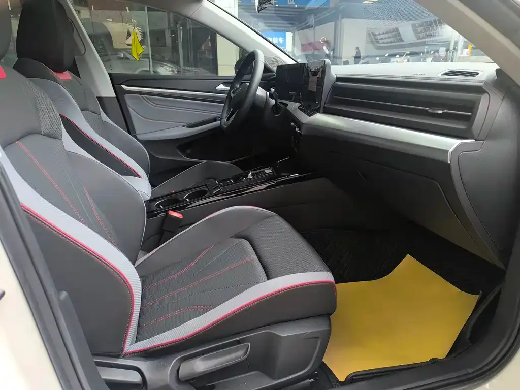 Volkswagen Lamando 2024 из CN, фото 4