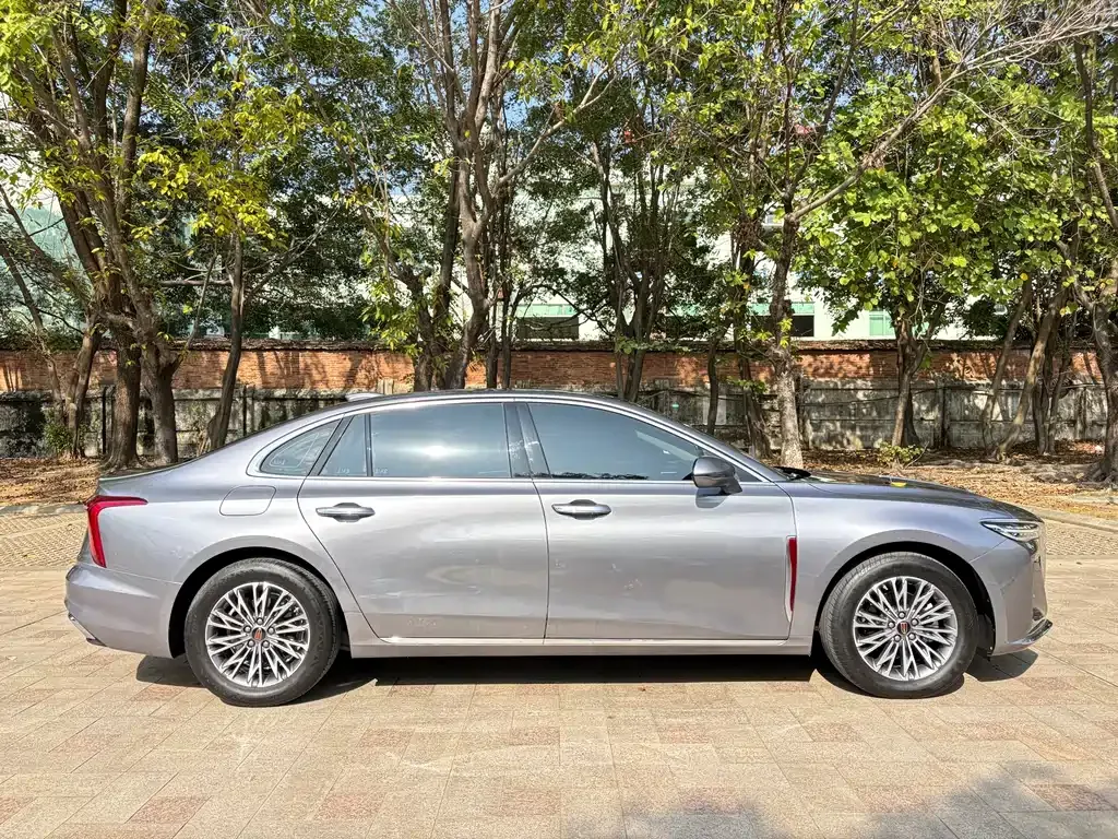 Hongqi H5 — фото 4