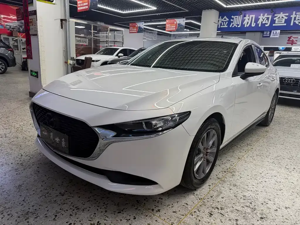 Mazda 3 Axela 2022 из CN, фото 1