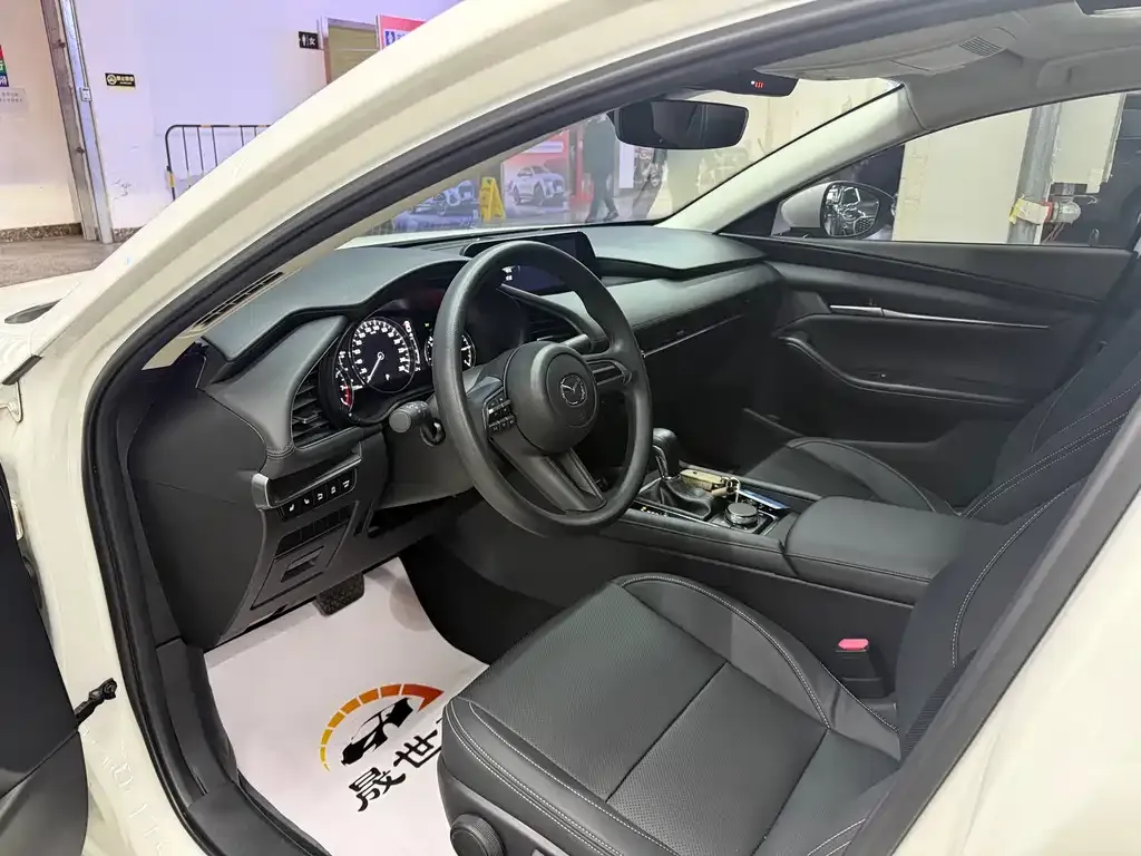 Mazda 3 Axela 2022 из CN, фото 4