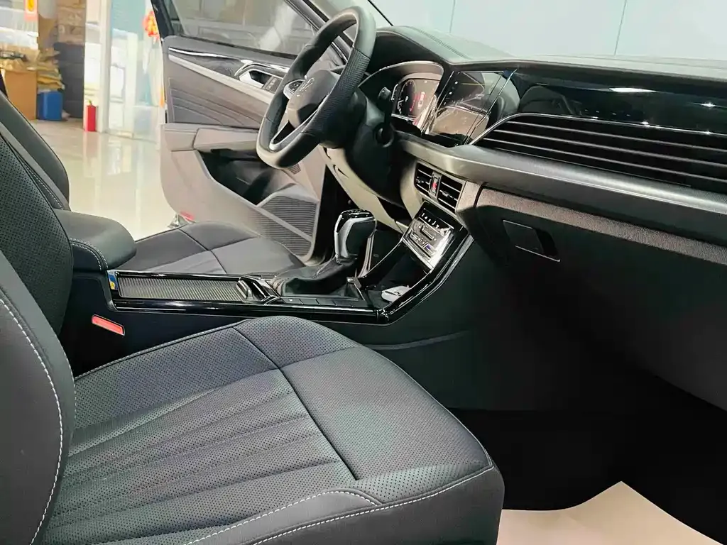 Volkswagen Passat 2025 из CN, фото 9