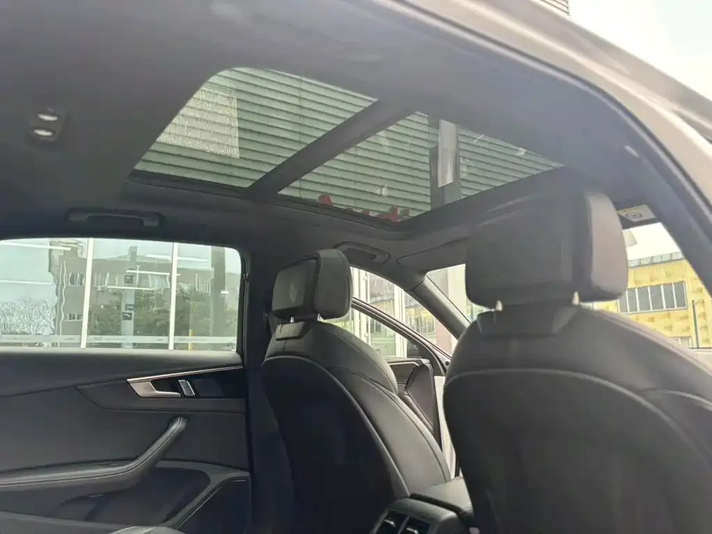 Audi A4L 2024 из CN, фото 4