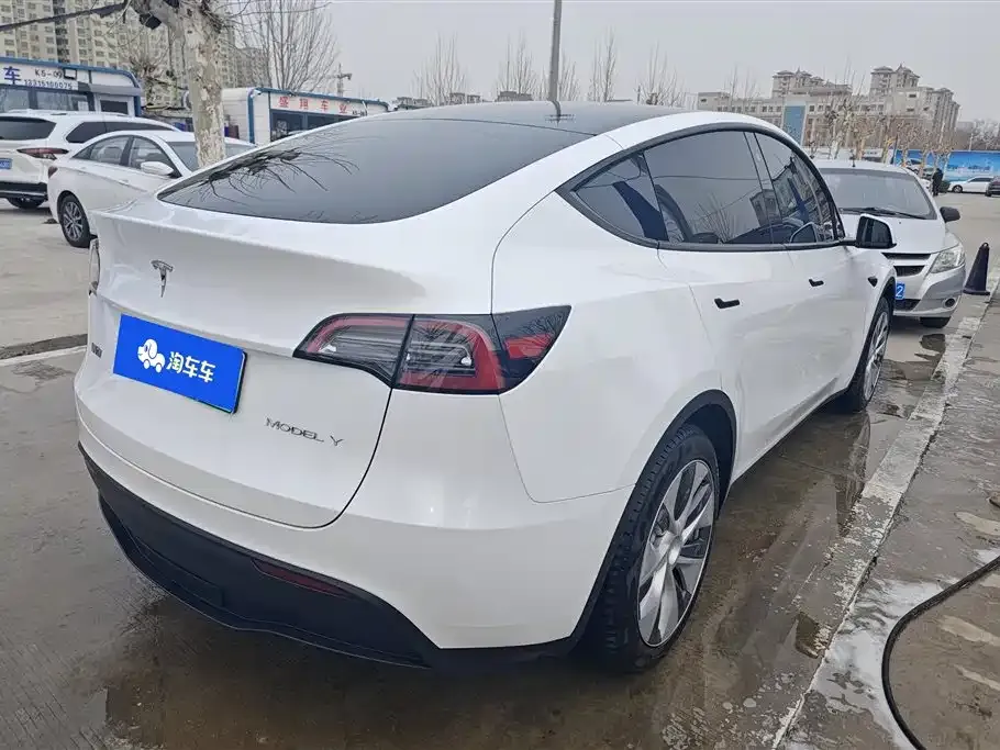 Tesla Model Y — фото 9