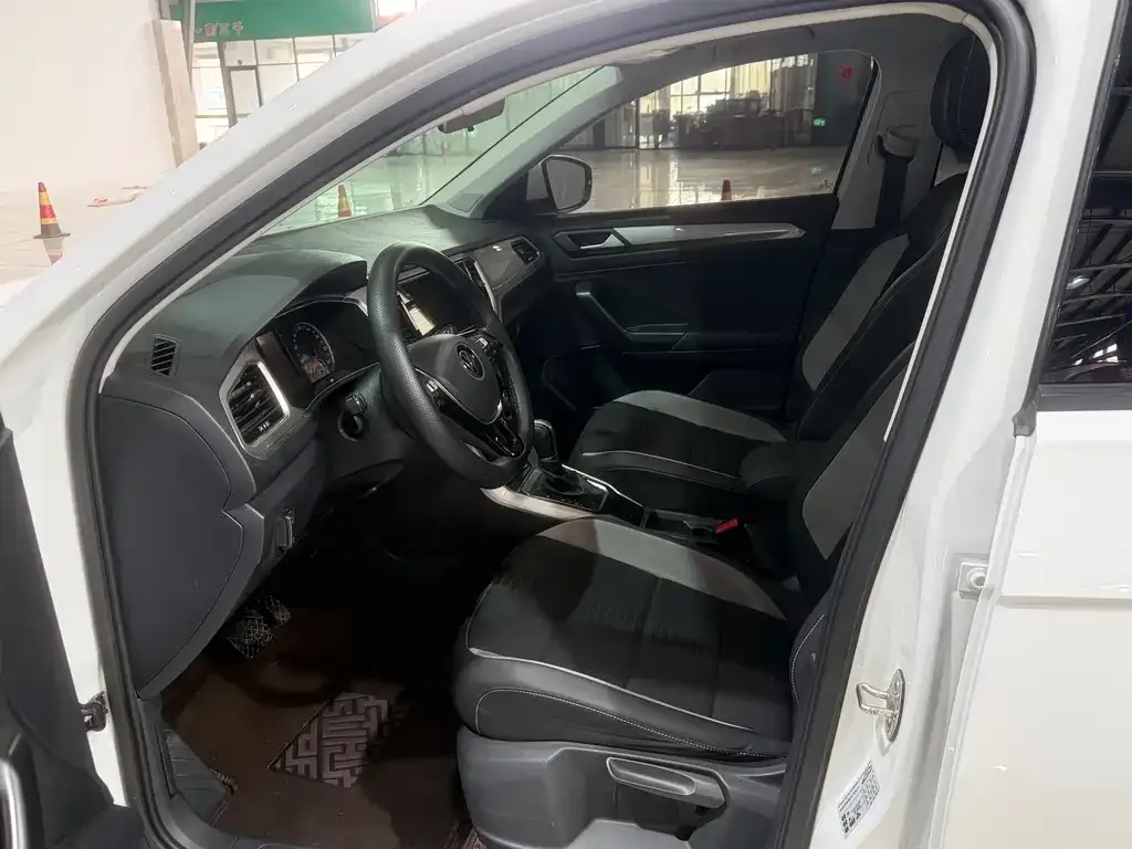 Volkswagen T-Roc 2023 из CN, фото 6