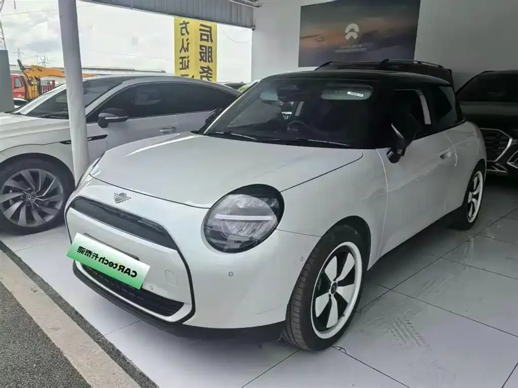 MINI Cooper EV — фото 1