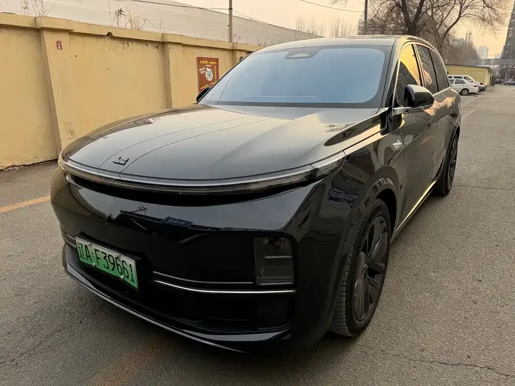 Li Auto L8