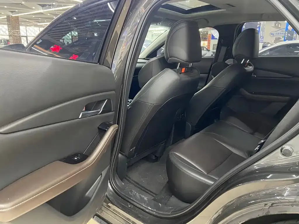 Mazda CX-30 2024 из CN, фото 3