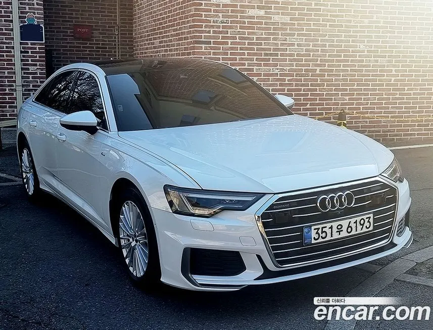 Audi A6 — фото 1
