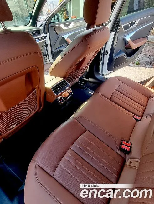 Audi A6 — фото 8