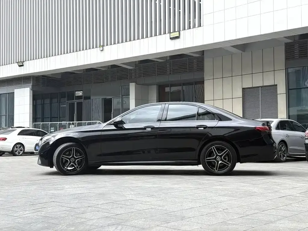 Mercedes-Benz E-Class (Import) — фото 2