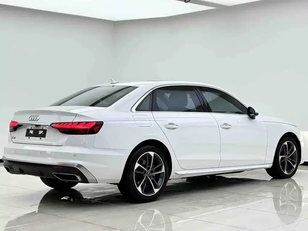 Audi A4L — фото 4