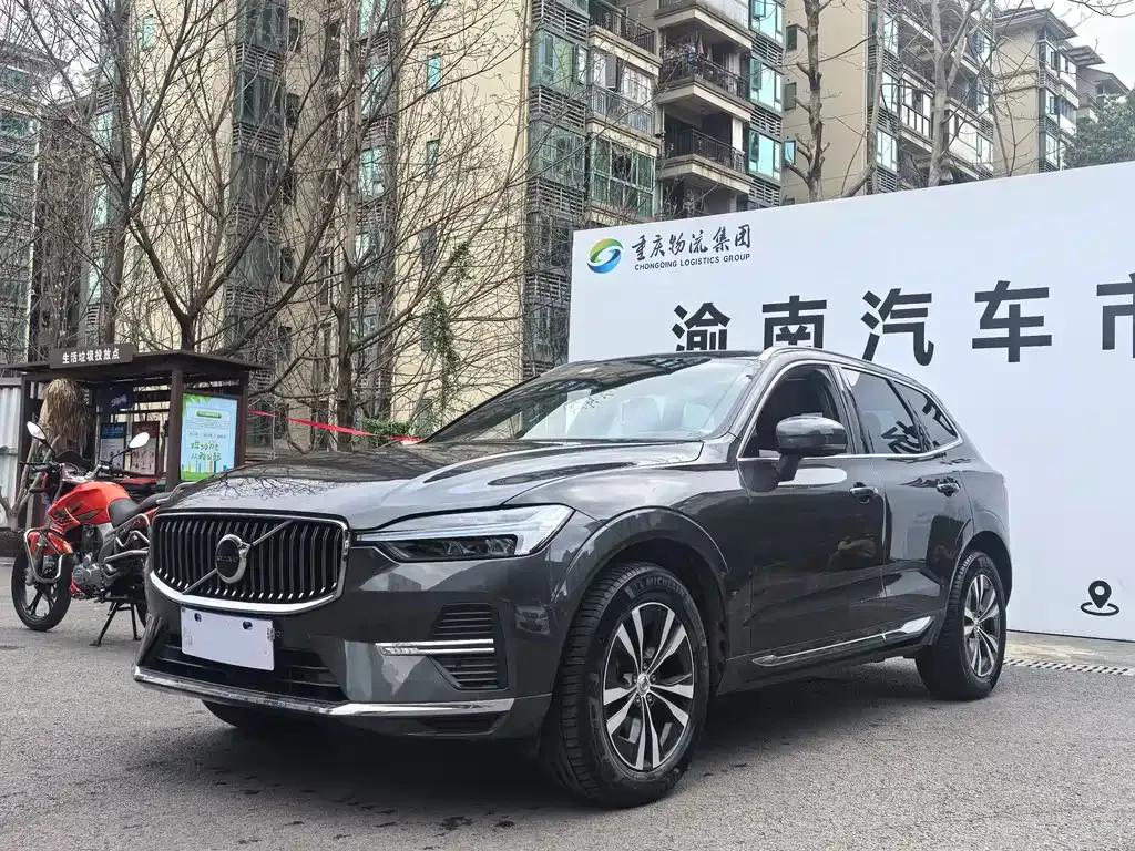 Volvo XC60 — фото 1