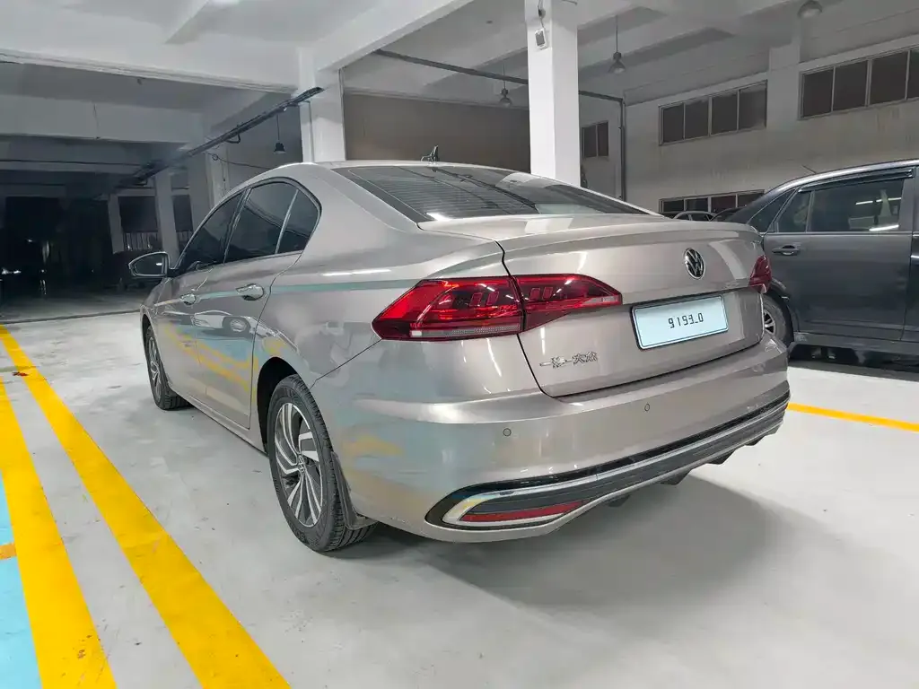Volkswagen Bora 2023 из CN, фото 10