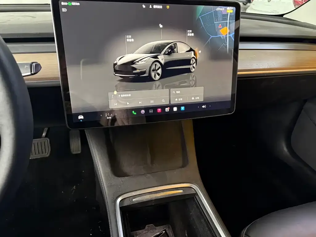 Tesla Model 3 — фото 8