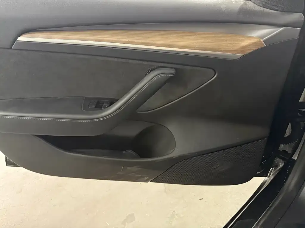 Tesla Model 3 — фото 2
