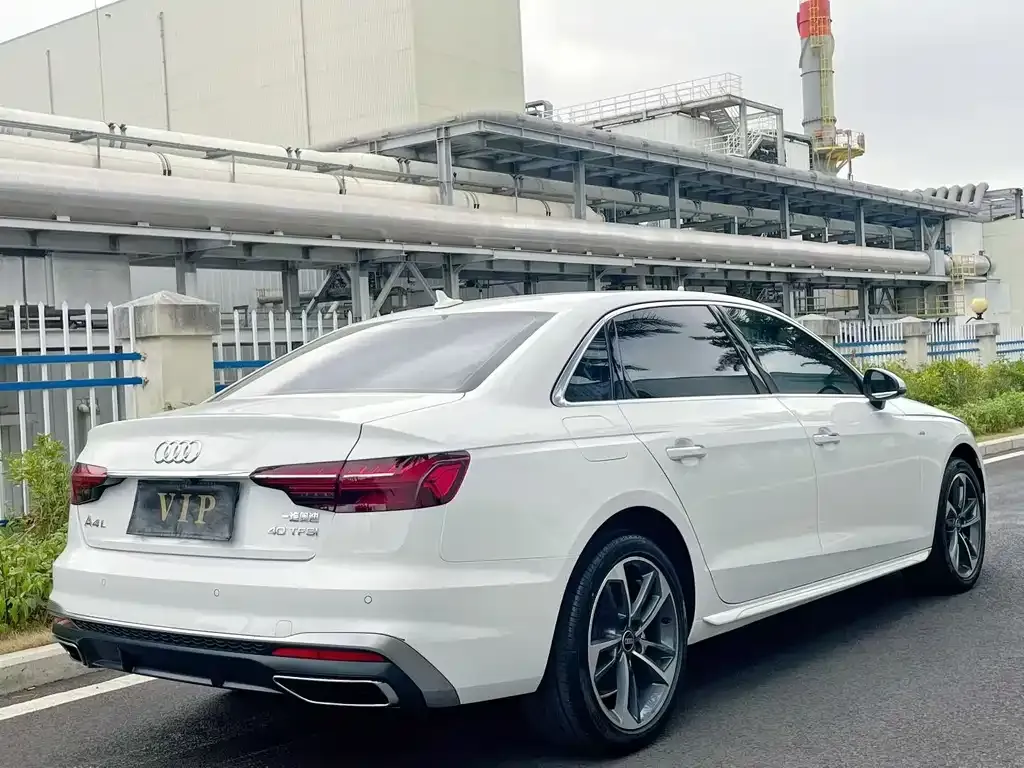 Audi A4L 2024 из CN, фото 8