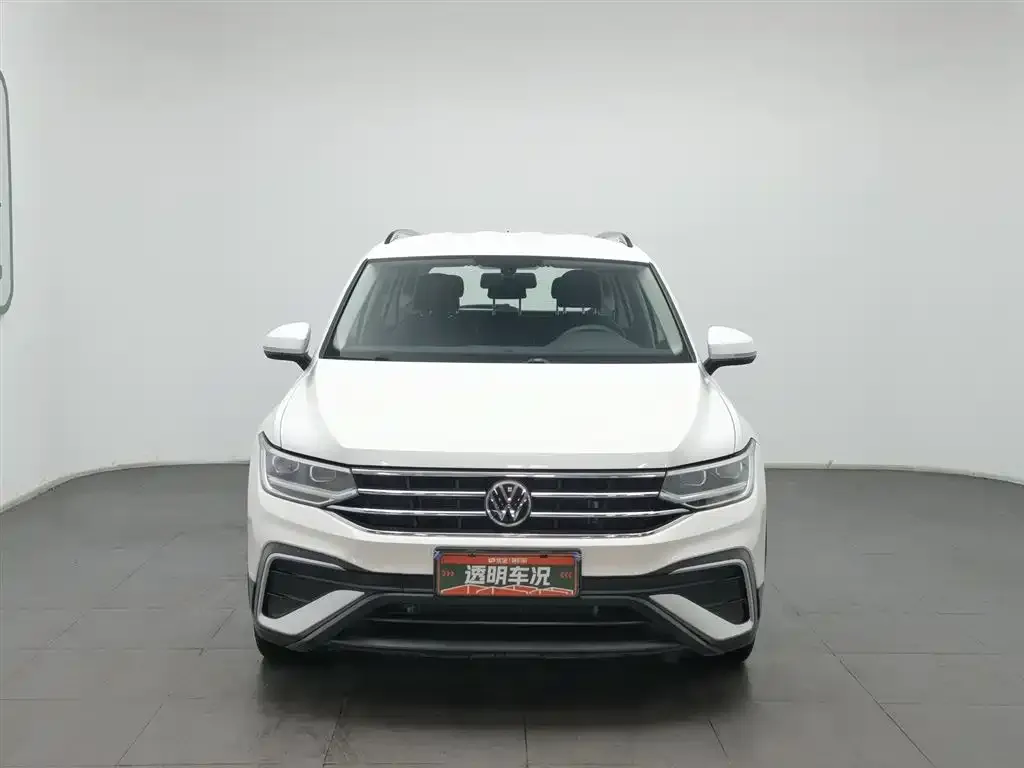 Volkswagen Tiguan L — фото 8