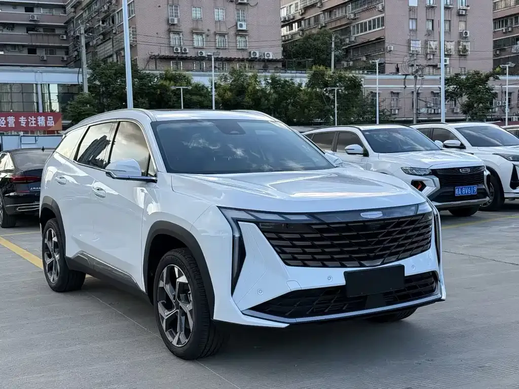 Geely Boyue L — фото 10