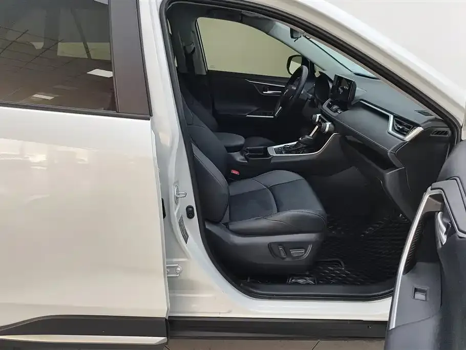 Toyota Wildlander 2023 из CN, фото 5