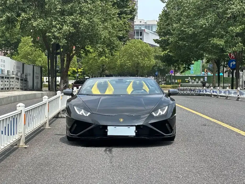 Lamborghini Huracan — фото 1