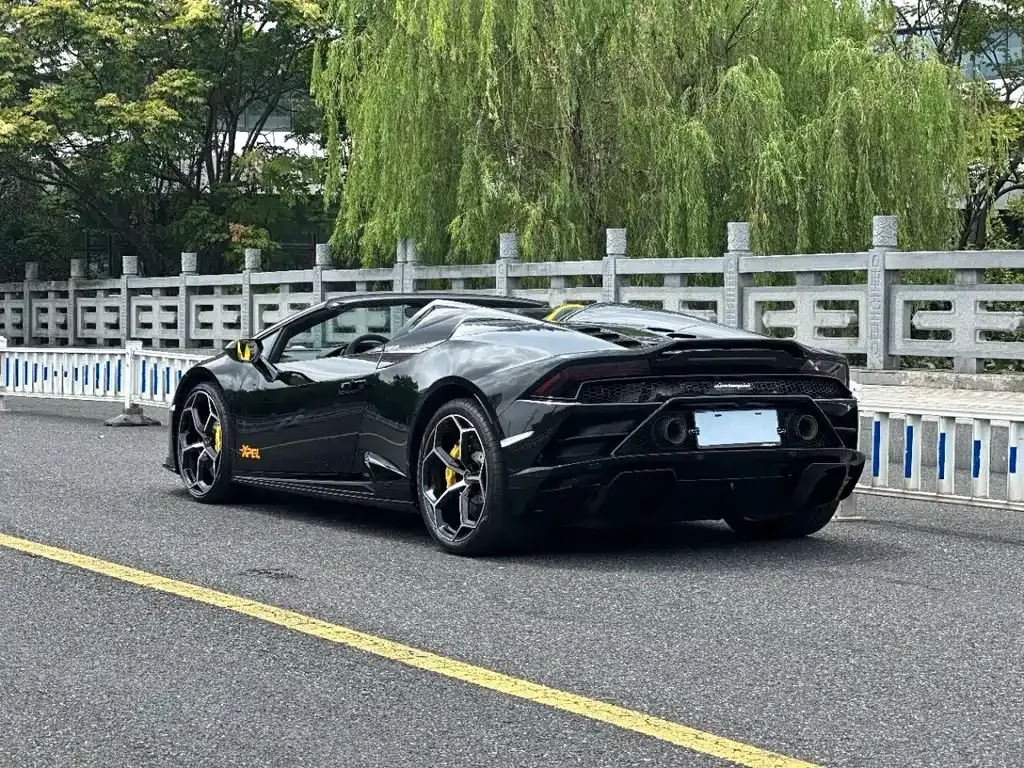 Lamborghini Huracan — фото 9