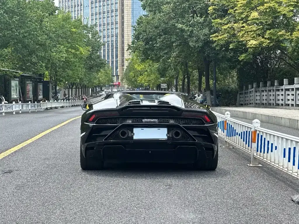 Lamborghini Huracan — фото 8