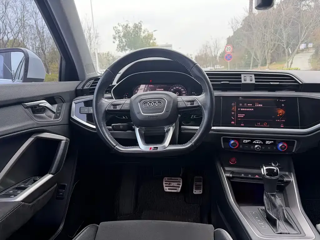 Audi Q3 2021 из CN, фото 7